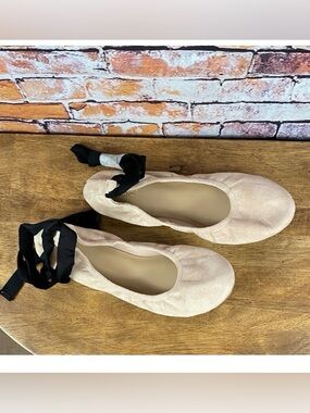Aldo Cream Suede Ballet Flats with Black Ankle Tie Ribbon Sz 9